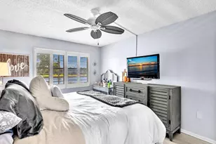 2083 Guildford E, Boca Raton, FL 33434 - Photo 12