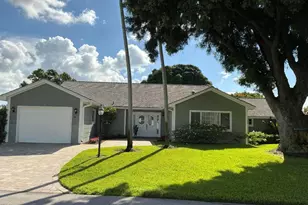 18 Holly Dr, Boynton Beach, FL 33436 - Photo 1