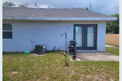2001 Oleander Boulevard #C, Fort Pierce, FL 34950 - Photo 10