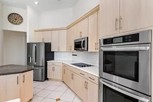 19557 Saturnia Lakes Dr, Boca Raton, FL 33498 - Photo 8