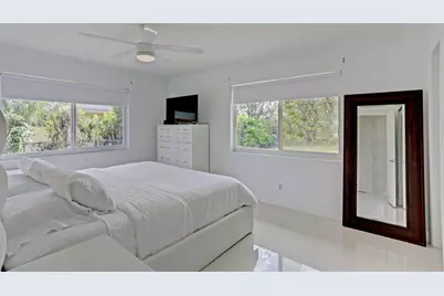 7115 Venetian Way, West Palm Beach, FL 33406 - Photo 12