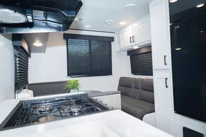 411 Forest Estate Drive, West Palm Beach, FL 33415 - Photo 26