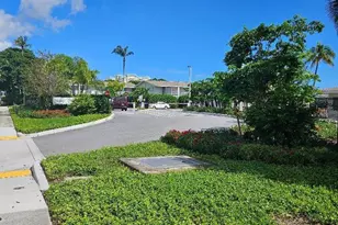 880 W Horizons, Boynton Beach, FL 33435 - Photo 12