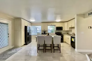 117 Flanders C, Delray Beach, FL 33484 - Photo 8