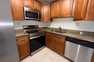 407 Meadows Cir, Boynton Beach, FL 33436 - Photo 2