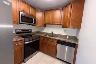 407 Meadows Cir, Boynton Beach, FL 33436 - Photo 4