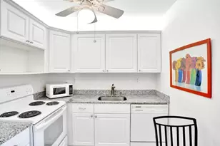 298 Burgundy G, Delray Beach, FL 33484 - Photo 12