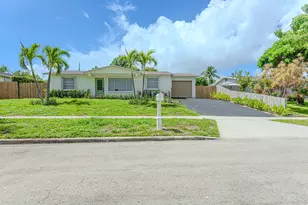 1717 16th Ct N, Lake Worth Beach, FL 33460 - Photo 2
