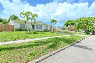 1717 16th Ct N, Lake Worth Beach, FL 33460 - Photo 4