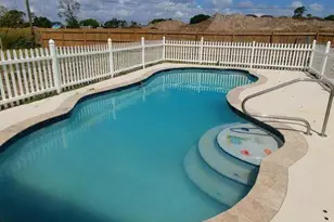 925 SE Albatross Ave, Port Saint Lucie, FL 34983 - Photo 2