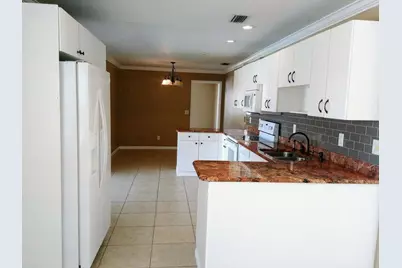 925 SE Albatross Avenue, Port Saint Lucie, FL 34983 - Photo 4