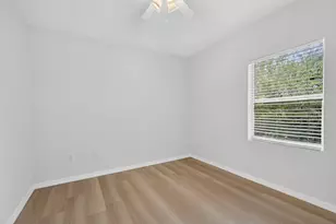 513 Talia Cir, Palm Springs, FL 33461 - Photo 14