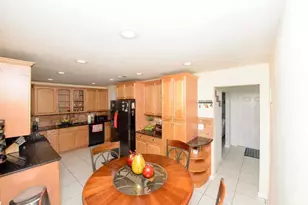 6607 Eastview Dr, Lantana, FL 33462 - Photo 8