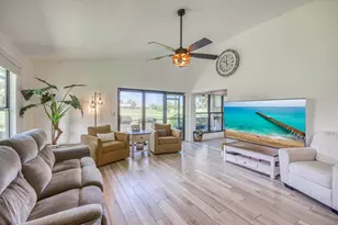 6757 SE Yorktown Dr, Hobe Sound, FL 33455 - Photo 8