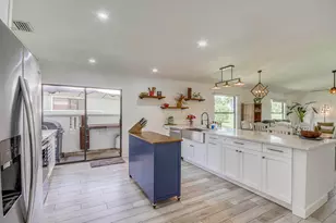 6757 SE Yorktown Dr, Hobe Sound, FL 33455 - Photo 4