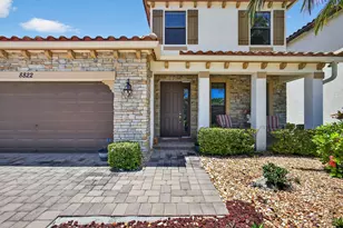 8822 Willow Cove Ln, Lake Worth, FL 33467 - Photo 2