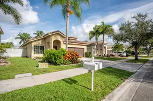 370 SW 203rd Ave, Pembroke Pines, FL 33029 - Photo 2