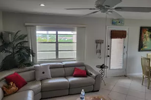 662 Burgundy N, Delray Beach, FL 33484 - Photo 8