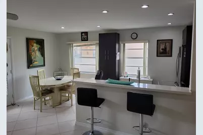 662 Burgundy N, Delray Beach, FL 33484 - Photo 4