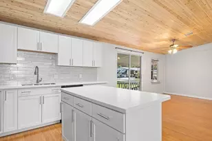 6910 SE Morningside Dr, Stuart, FL 34997 - Photo 10