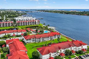 110 Half Moon Cir, Hypoluxo, FL 33462 - Photo 42