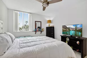 110 Half Moon Cir, Hypoluxo, FL 33462 - Photo 10