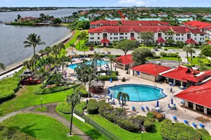 110 Half Moon Cir, Hypoluxo, FL 33462 - Photo 2