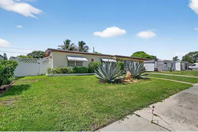 133 Greenbrier Drive, Palm Springs, FL 33461 - Photo 2