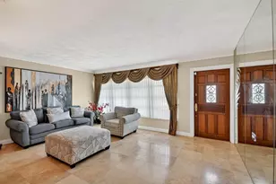 133 Greenbrier Dr, Palm Springs, FL 33461 - Photo 10