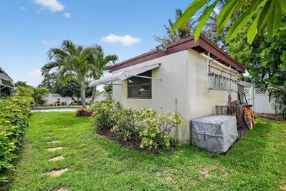 133 Greenbrier Drive, Palm Springs, FL 33461 - Photo 48