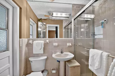 133 Greenbrier Drive, Palm Springs, FL 33461 - Photo 18