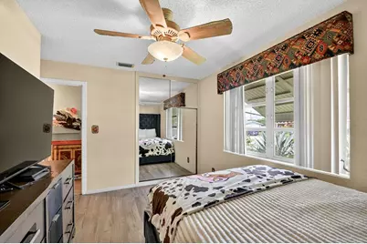 133 Greenbrier Drive, Palm Springs, FL 33461 - Photo 14