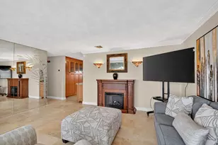 133 Greenbrier Dr, Palm Springs, FL 33461 - Photo 8