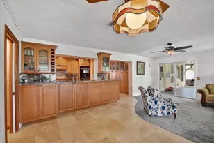 133 Greenbrier Dr, Palm Springs, FL 33461 - Photo 24