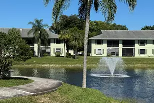 801 Sabal Ridge Cir, Palm Beach Gardens, FL 33418 - Photo 2