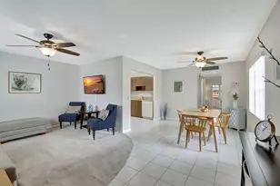 479 Burgundy J, Delray Beach, FL 33484 - Photo 4