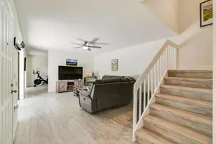 630 6th Terrace, Palm Beach Gardens, FL 33418 - Photo 2