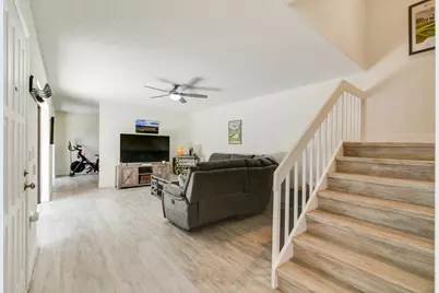 630 6th Terrace, Palm Beach Gardens, FL 33418 - Photo 2