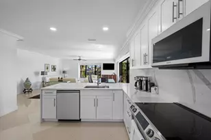 13321 Polo Club Rd, Wellington, FL 33414 - Photo 12