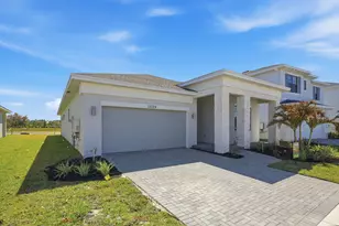 10724 NW Wilgrove Lane, Port Saint Lucie, FL 34987 - Photo 2