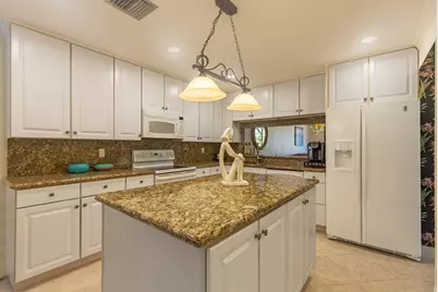 533 Prestwick Circle, Palm Beach Gardens, FL 33418 - Photo 14