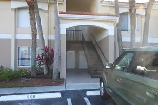 815 W Boynton Beach Blvd, Boynton Beach, FL 33426 - Photo 2