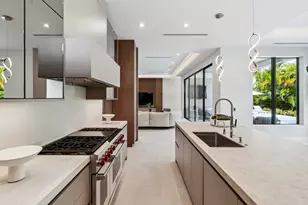354 NE 4th St, Boca Raton, FL 33432 - Photo 12