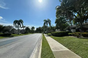 7 Amherst Ct, Royal Palm Beach, FL 33411 - Photo 42