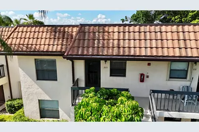 7214 Golf Colony Court #205, Lake Worth, FL 33467 - Photo 2