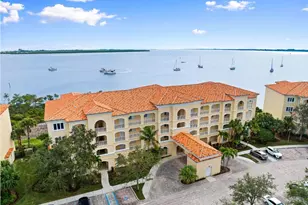 29 Harbour Isle Dr, Fort Pierce, FL 34949 - Photo 2