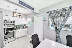 808 41st St, West Palm Beach, FL 33407 - Photo 6