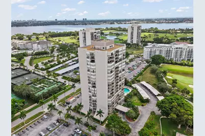 2425 Presidential Way #1006, West Palm Beach, FL 33401 - Photo 2