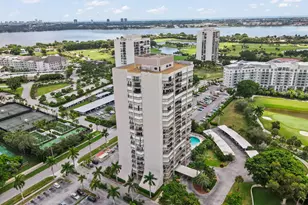 2425 Presidential Way, West Palm Beach, FL 33401 - Photo 2