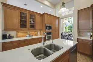 66 St James Dr, Palm Beach Gardens, FL 33418 - Photo 6